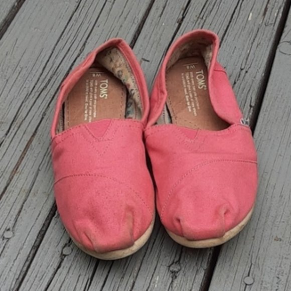 TOMS Muted Coral Peach Classic Slip On Shoe │8